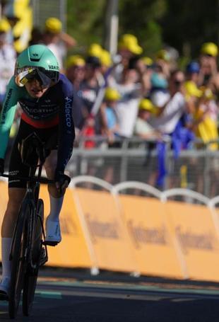 Seixas limits damage on hotly-anticipated Tour debut