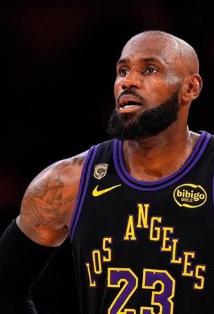 LeBrons agent makes case for 10 new clubs for 41-year-old star