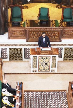 New Syrian parliament convenes for first time