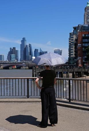 Over 2,700 may have died due to England heat waves: researchers