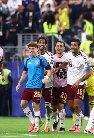 Spain deliver World Cup masterclass against France to reach final