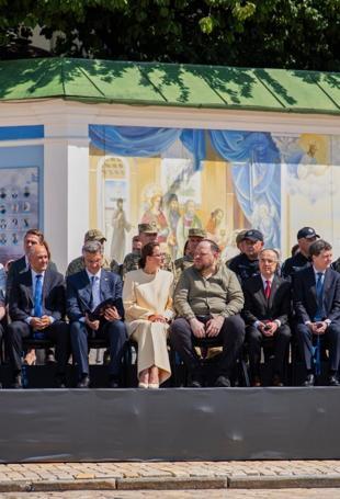 EU extends right to stay for Ukrainians, excludes military-age men