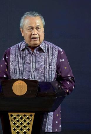 Indonesia bank chief quits, adding uncertainty to struggling economy