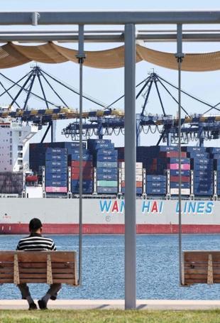 US imposes additional 12.5 percent tariff on Turkish apparel