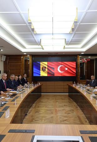 Türkiye, Moldova discuss expanding trade, defense industry cooperation