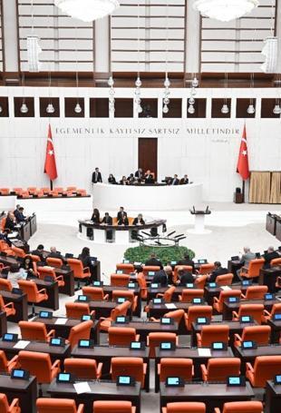 Turkish MPs pass student amnesty, academic reform bill