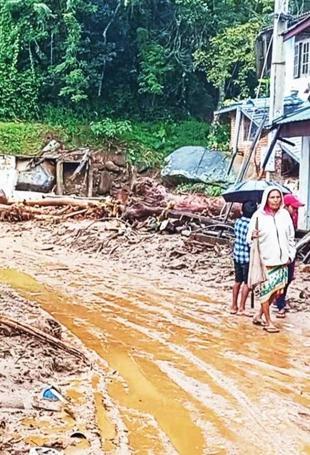 India floods, landslides kill more than 100 since July