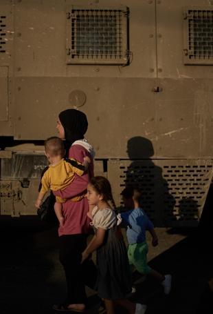 Israeli settlers injure Palestinians, set fire to West Bank homes