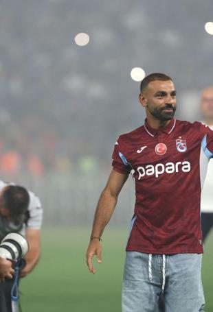 Ecstatic Trabzonspor embraces Mohamed Salah