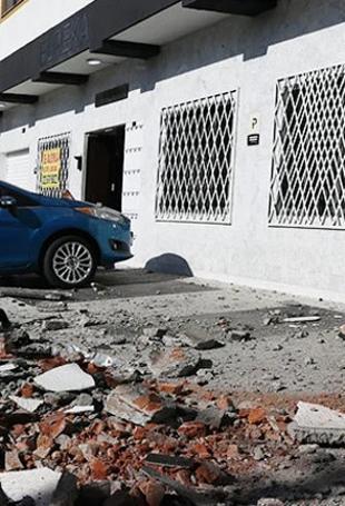 Magnitude 7.4 earthquake strikes western Colombia
