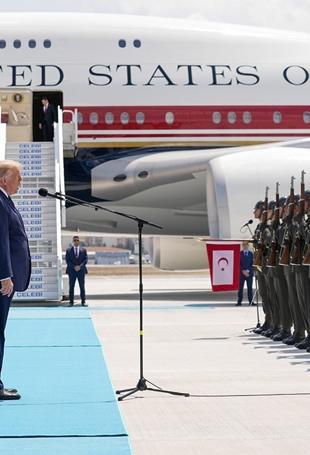 Trump secretly left Türkiye on smaller jet amid Iran threat: Report