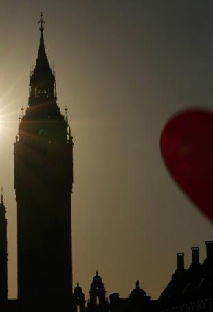 UK economy slows amid political unrest, Mideast war