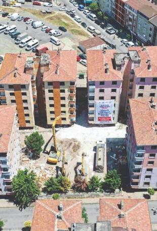 Istanbul tears down 10,000 structures a year for urban transformation