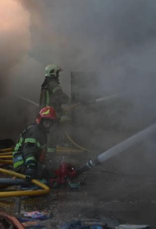 Mass drone attack on Moscow as Russian strikes kill three in Ukraine