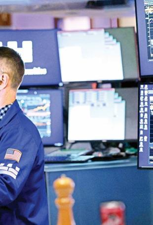 Government borrowing costs hit multidecade highs
