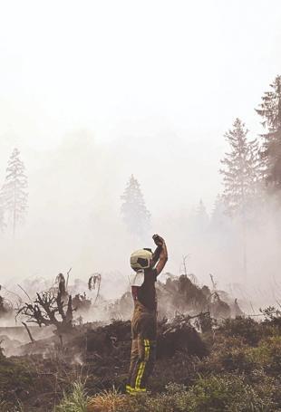 Belgian wildfire ‘encircled’ but situation still ‘complicated’