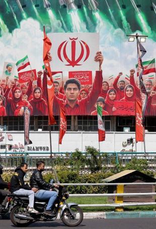 War pushes Iranians deeper into economic hardship