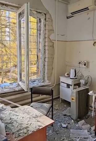 Kherson residents urged to flee as Russian attacks intensify