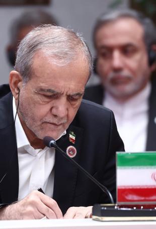 Iranian president offers US olive branch