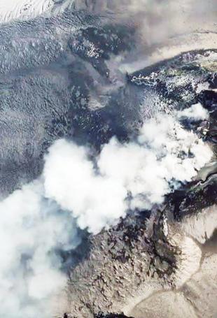 Indonesia’s main airport suspends operations after volcanic eruption