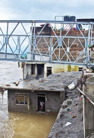 Nepali rescuers buoyed by miracle finds