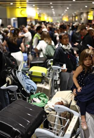 UK flight disruption continues as Turkish Airlines issues warning