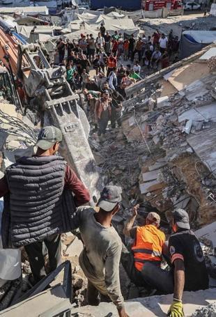Gaza apartment block collapse leaves 20 dead, many missing
