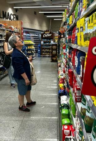 Argentine poverty rate climbs, in setback for Milei