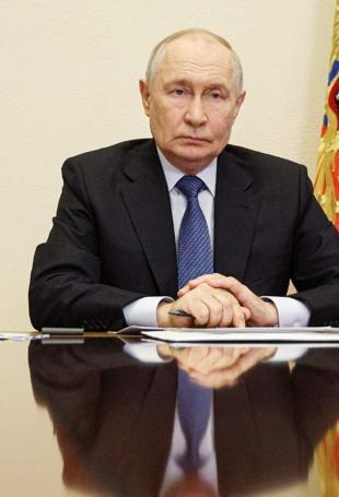 Final vote count hands Putins party another win