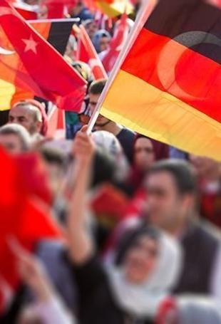 Report warns of far-right risks for Turks in Germany