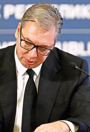 Serbian president announces resignation