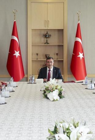 Top board reviews progress in anti-terror project