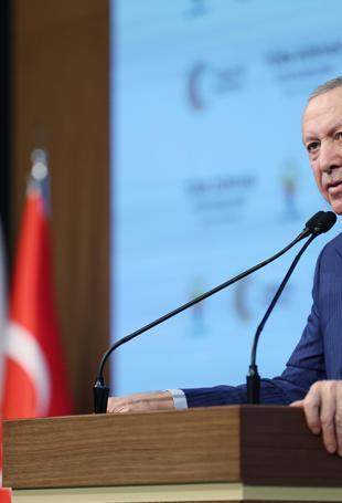 Erdoğan meets with economic team amid turmoil in fund market