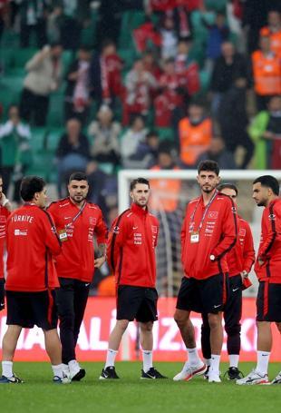 Under pressure Türkiye to take on Belgium