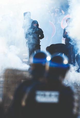 Hundreds of French high schools shut as new violence erupts