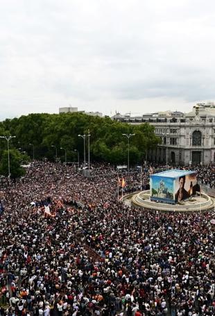 Thousands protest in Spain after housing relief rejected