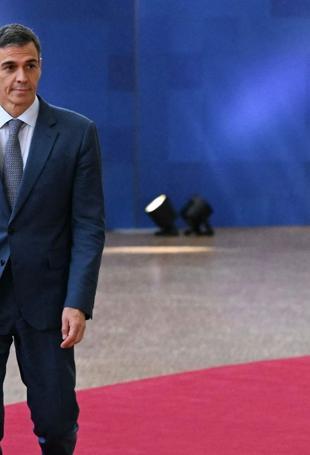 Spanish PM calls early election after housing crisis defeat