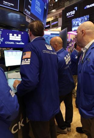 AI borrowing binge rattles US markets