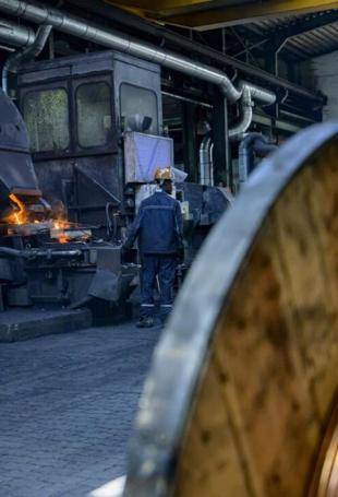 German factory orders plunge as recovery still fragile