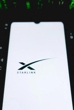 Starlink decides to buy low-band spectrum for mobile phone service