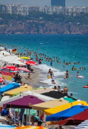 Antalya welcomes 14 million tourists despite regional wars