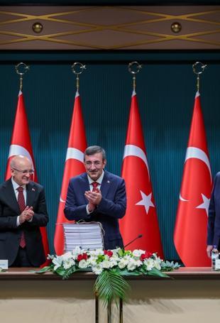 Türkiye targets 4.2 percent growth in 2027 as government unveils budget proposal