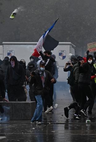 PM calls for curfews in France as govt grapples with unrest