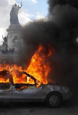 France plans more curfews after night of relative calm