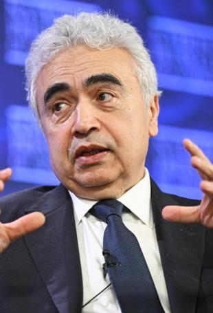 IEA chief sees little chance of oil market normalization next year