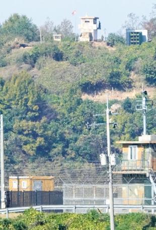 Seoul sees no signs of new North Korean weapons on border