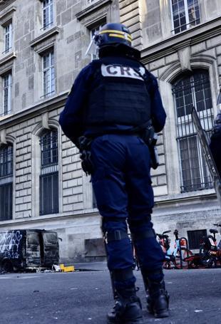 France deploys 70,000 police for fresh protests