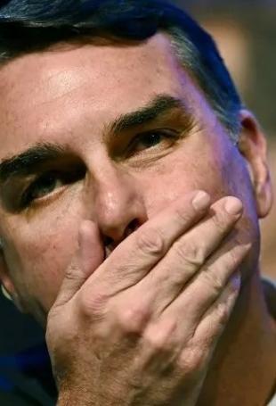 US to grant Bolsonaro visa as he flees Brazil