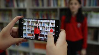 ‘Sözlük TV’ spikeri öğrenciler