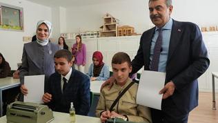 Görme Engelliler Okulu’na ziyaret